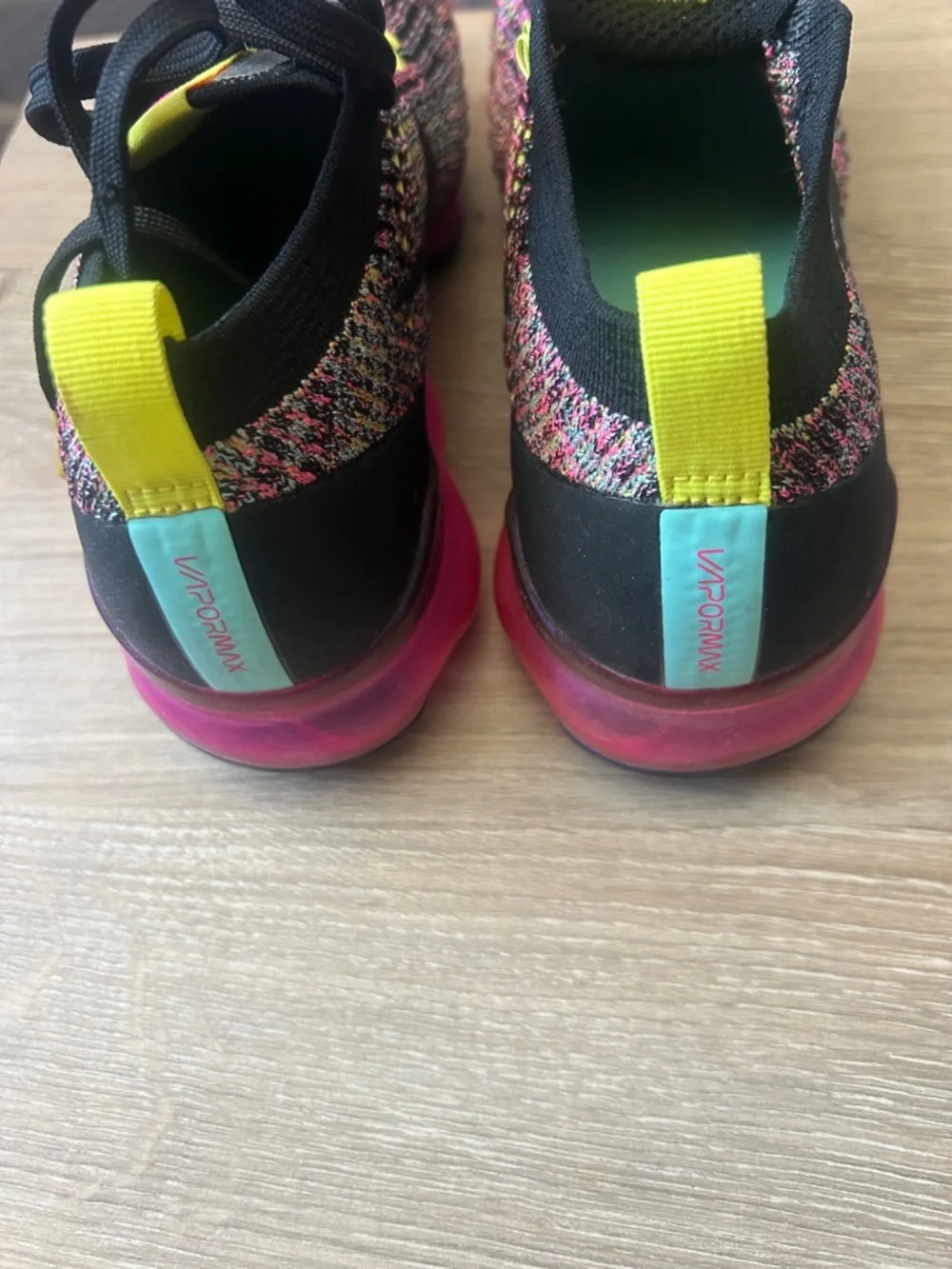 Women’s Multi-Color Nike Vapormax Knit Lace-Up Sneakers (missing 1 shoelace) - Picture 5 of 5